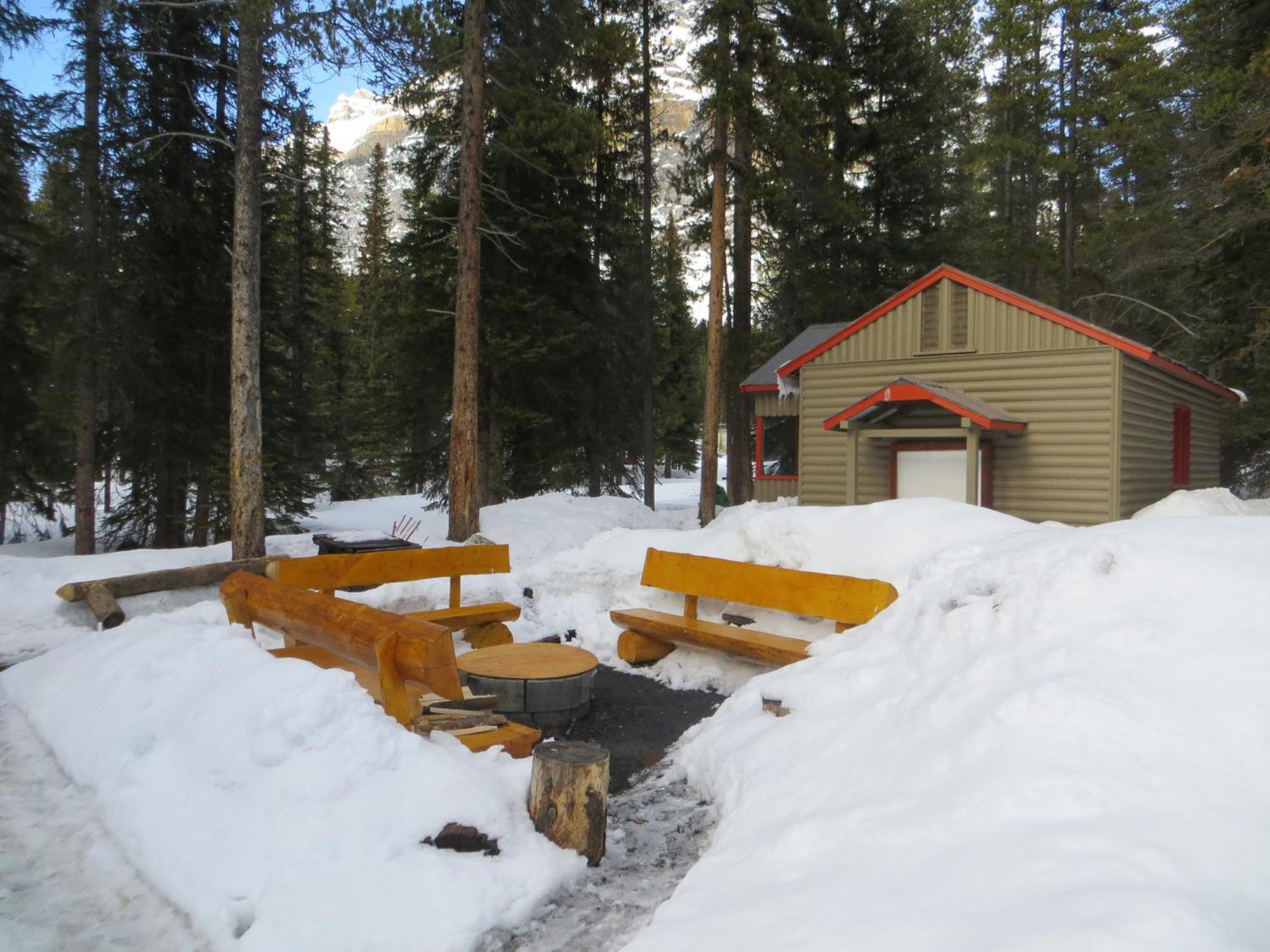 Hi Mosquito Creek - Wilderness Hostel Lake Louise Extérieur photo